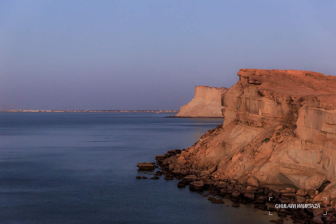 gwadar-coastal-cliffs